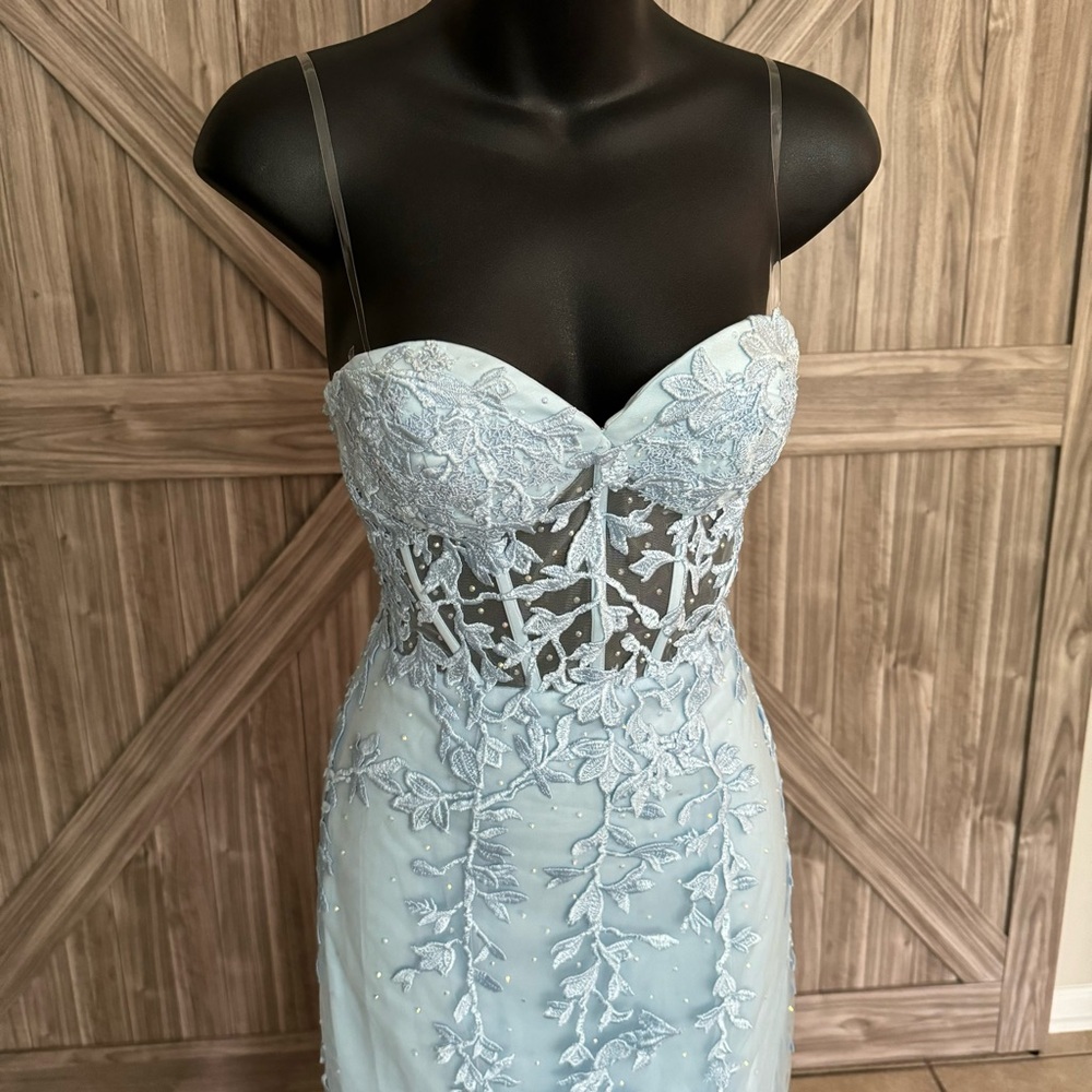 Prom Dress - Picture 5 of 7